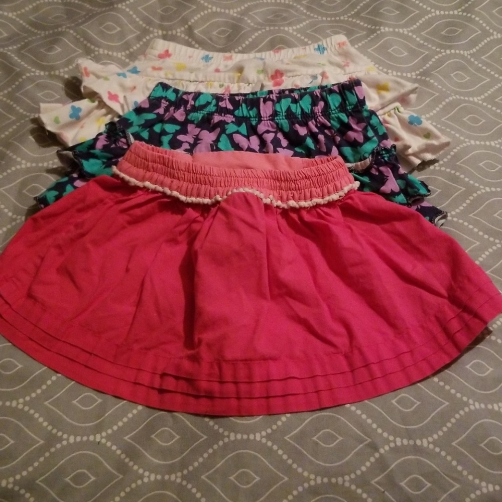 3 skirts solid and butterflies patterns